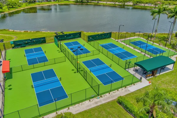 $9,500 | 479 Prestwick Circle, Palm Beach Gardens, FL 33418