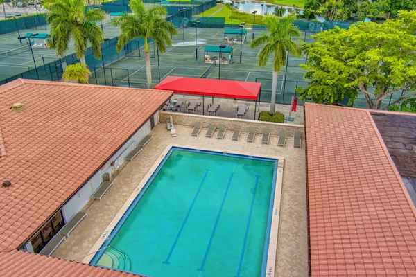 $9,500 | 479 Prestwick Circle, Palm Beach Gardens, FL 33418