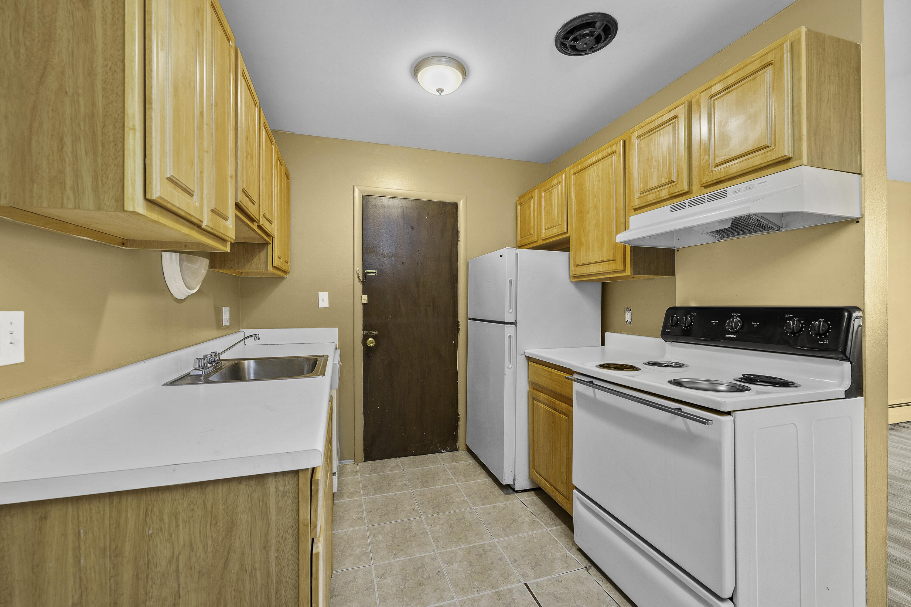 6015 Southfield Road, Unit 3 Detroit, MI 48228 - Photo 4 of 8 _DSC9070