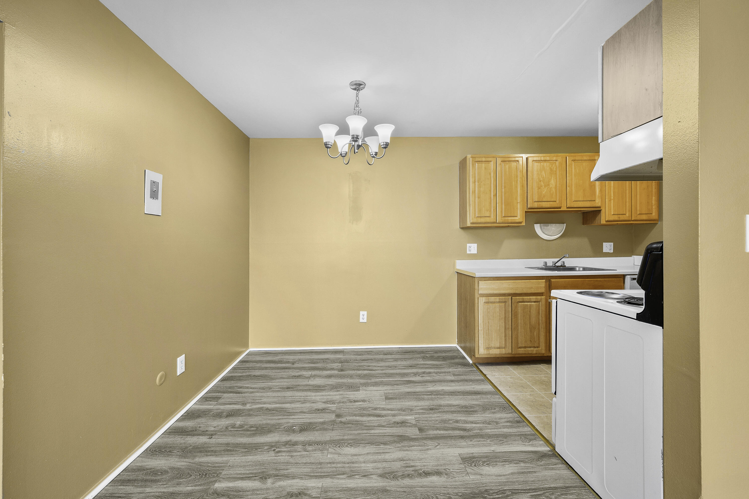 6015 Southfield Road, Unit 3 Detroit, MI 48228 - Photo 5 of 8 _DSC9060