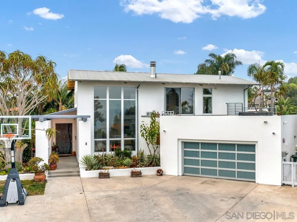 778 Ramona Place Del Mar, CA 92014 - Photo 67 of 72 a house view with a outdoor space