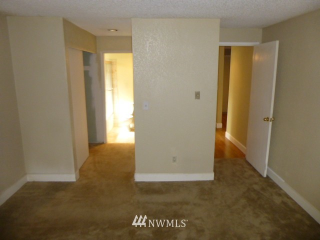 2515 Northeast 4th Street, Unit 511 Renton, WA 98056 - Photo 4 of 7
