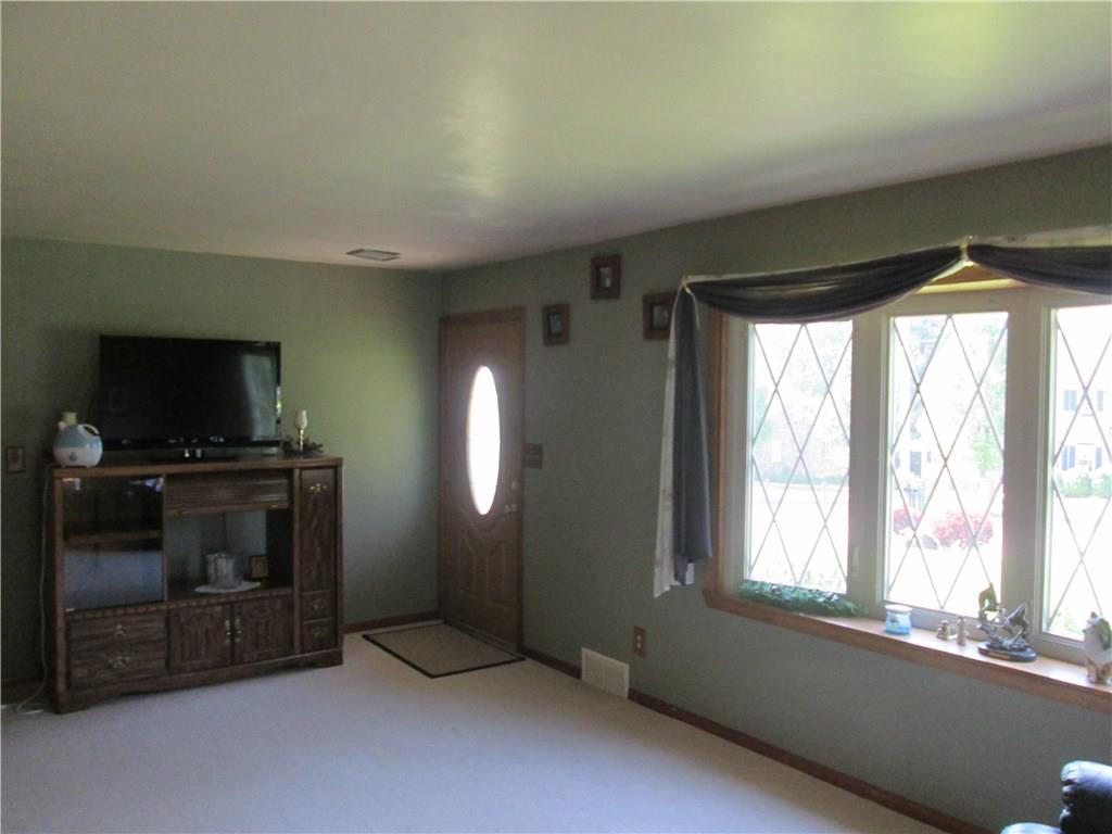 588 Whitestown Road Butler, PA 16001 - Photo 3 of 21