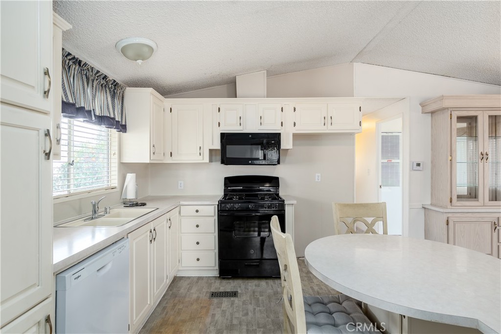 450 Judson Street, Unit 94 Redlands, CA 92374 - Photo 31 of 38