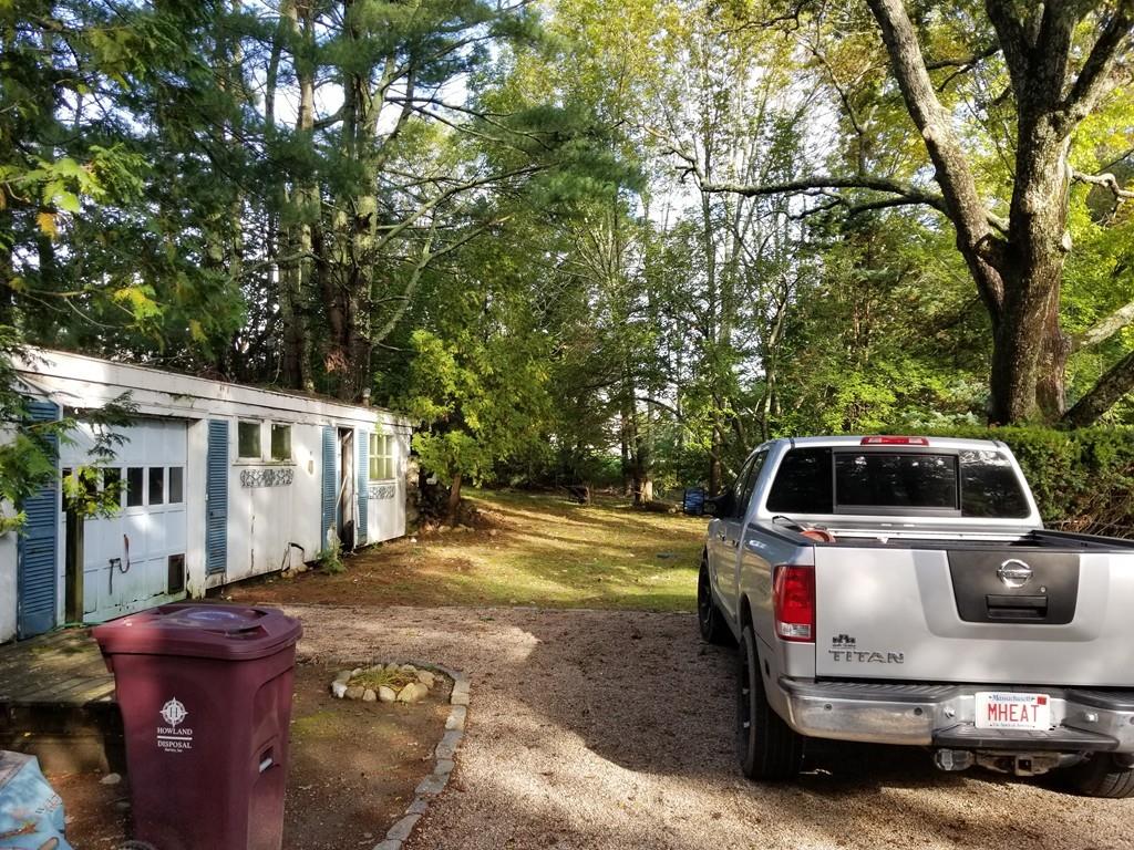 838 Middle Road Acushnet, MA 02743 - Photo 4 of 26 Gallery Image 4