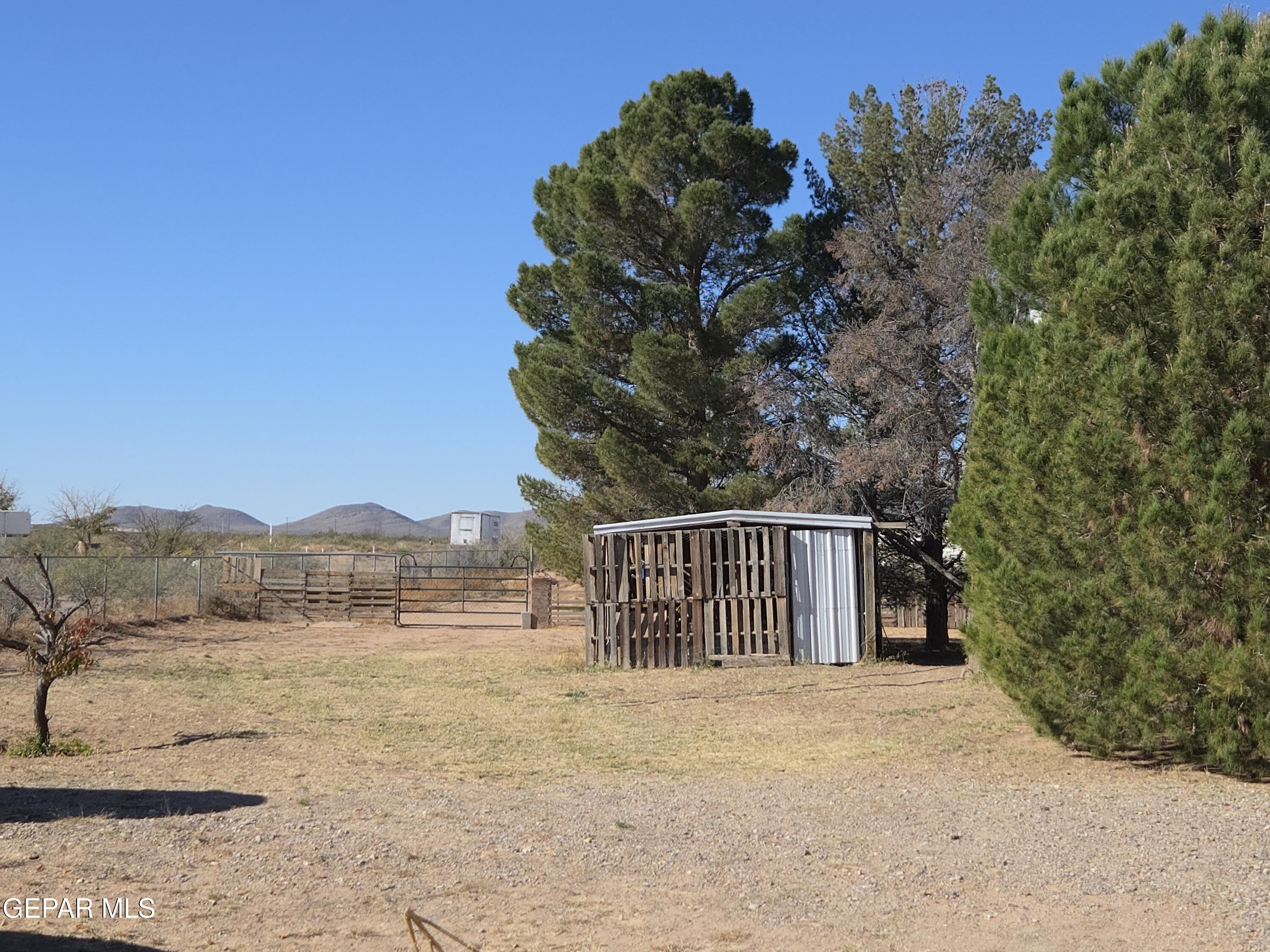 625 Tumbleweed Road Chaparral, NM 88081 - Photo 2 of 17 a view of outdoor space and yard