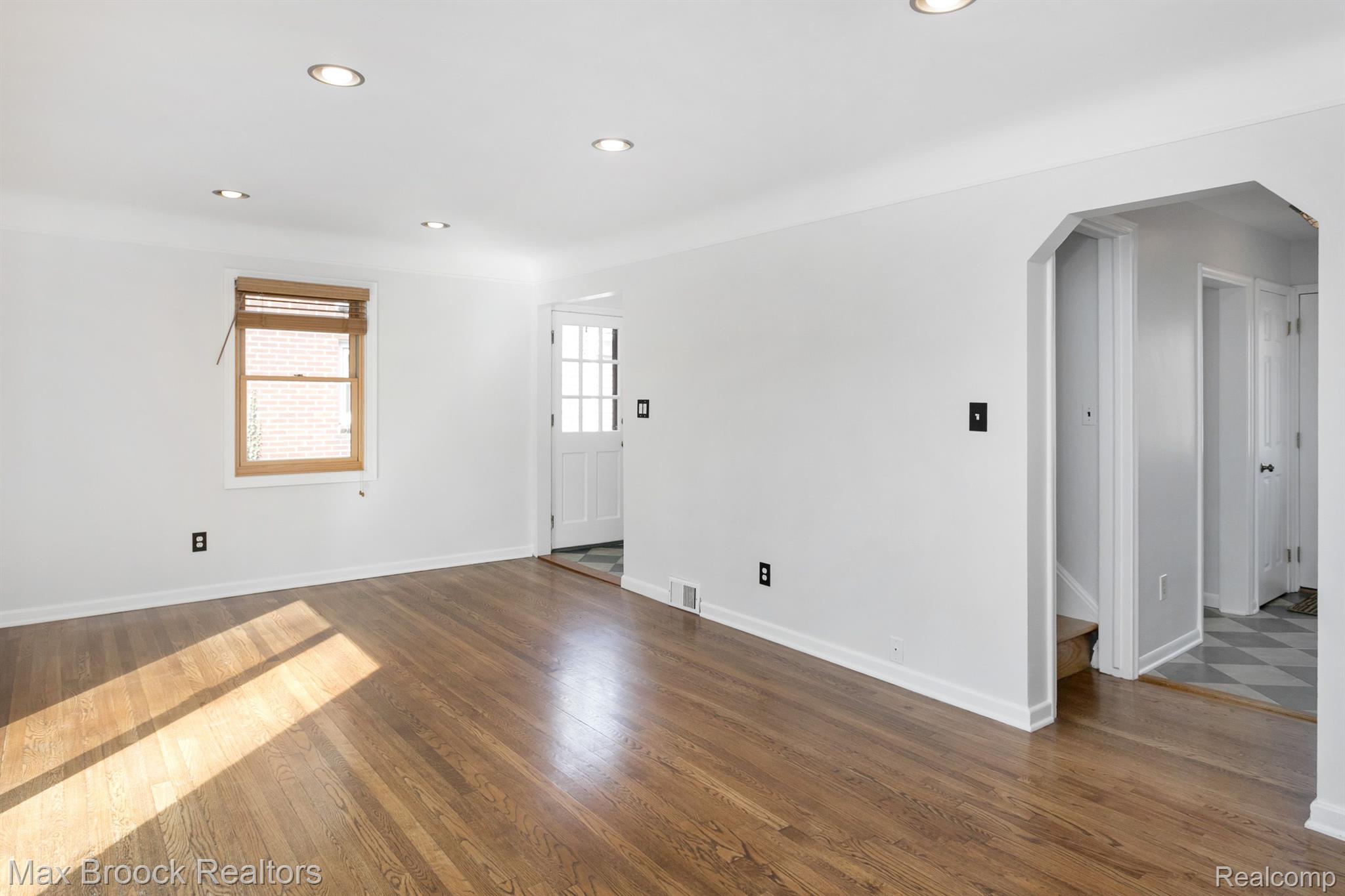 2456 Pembroke Road Birmingham, MI 48009 - Photo 5 of 24 Gallery Image 5