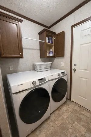 $40,000 | 8766 Pelican Drive, Hodgkins, IL 60525