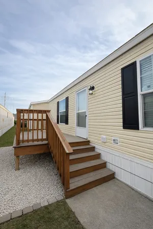 $40,000 | 8766 Pelican Drive, Hodgkins, IL 60525