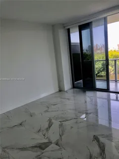 $5,700 | 16385 Biscayne Boulevard, Unit 621, North Miami Beach, FL 33160