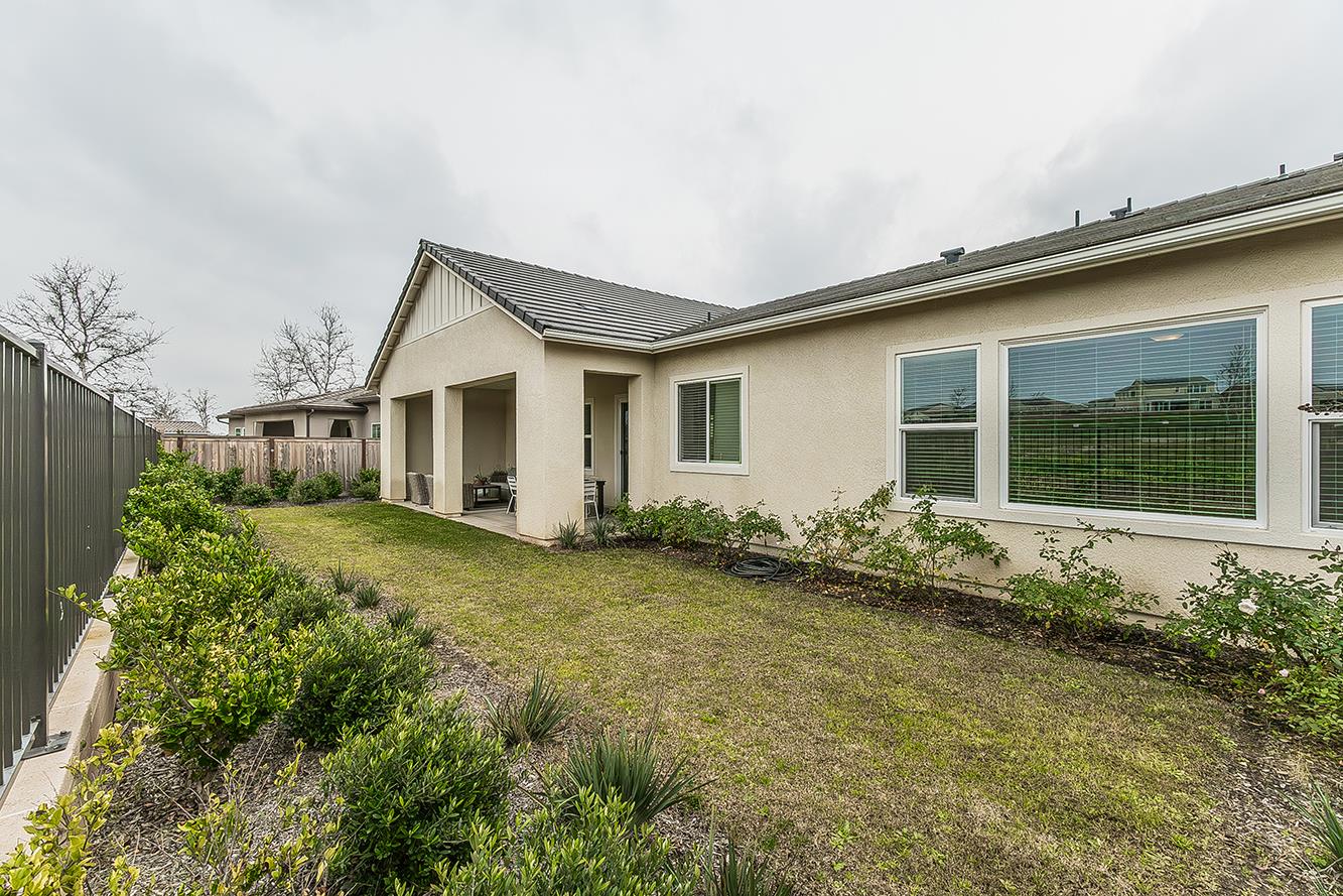 948 Beaver Pond Loop Madera, CA 93636 - Photo 14 of 74