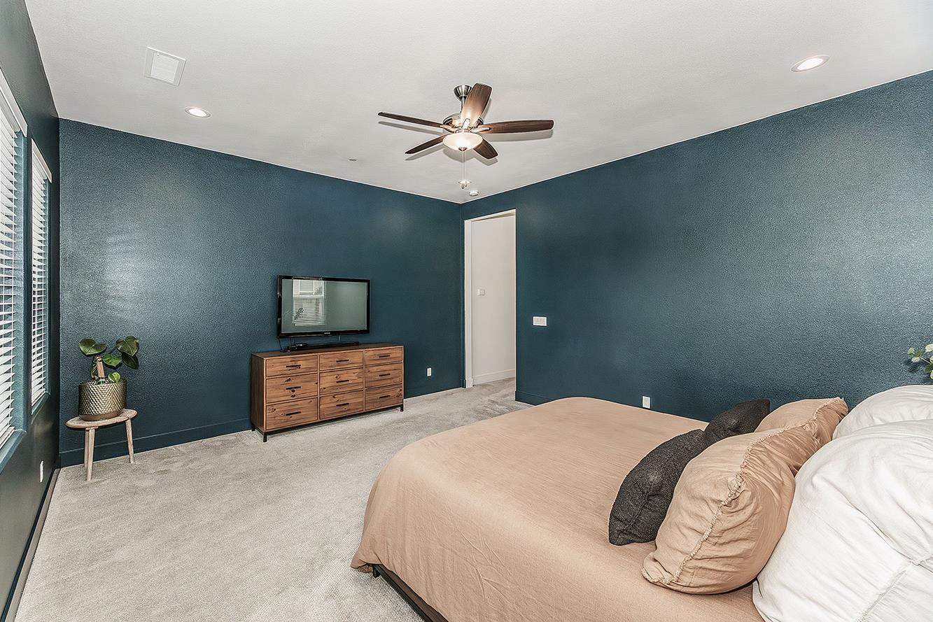 948 Beaver Pond Loop Madera, CA 93636 - Photo 37 of 74