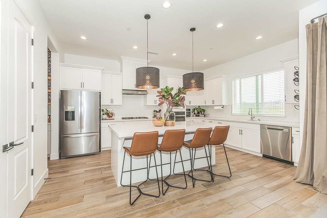 948 Beaver Pond Loop Madera, CA 93636 - Photo 4 of 74