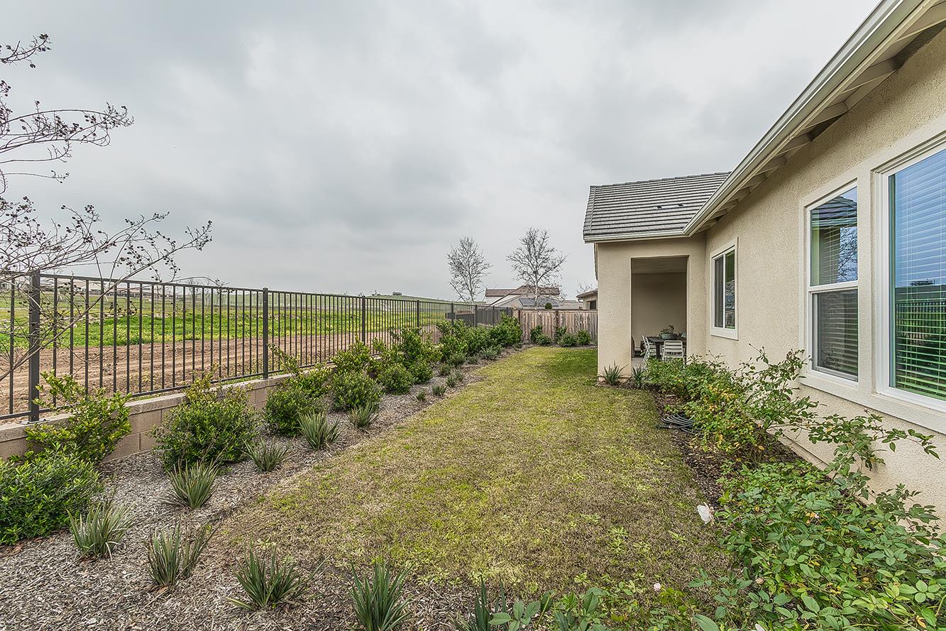 948 Beaver Pond Loop Madera, CA 93636 - Photo 55 of 74