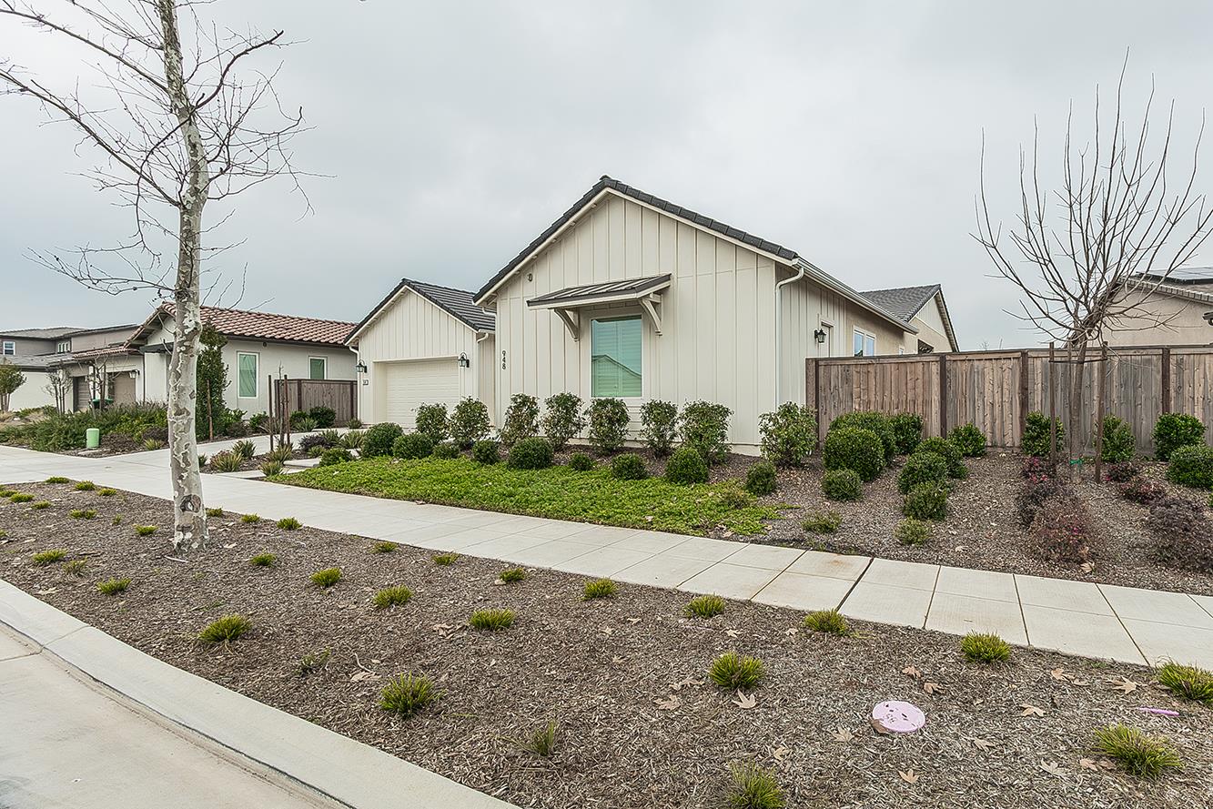 948 Beaver Pond Loop Madera, CA 93636 - Photo 61 of 74