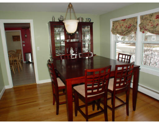 13 Bowdoin Road Andover, MA 01810 - Photo 3 of 14 Gallery Image 3