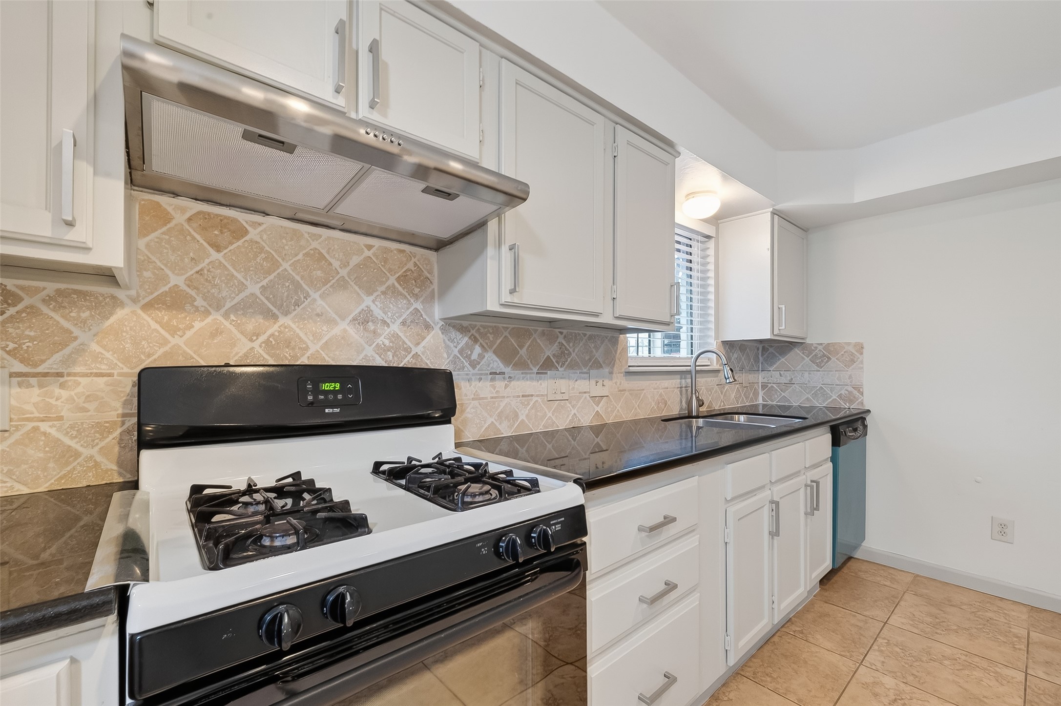 11622 Triola Lane Houston, TX 77072 - Photo 14 of 43