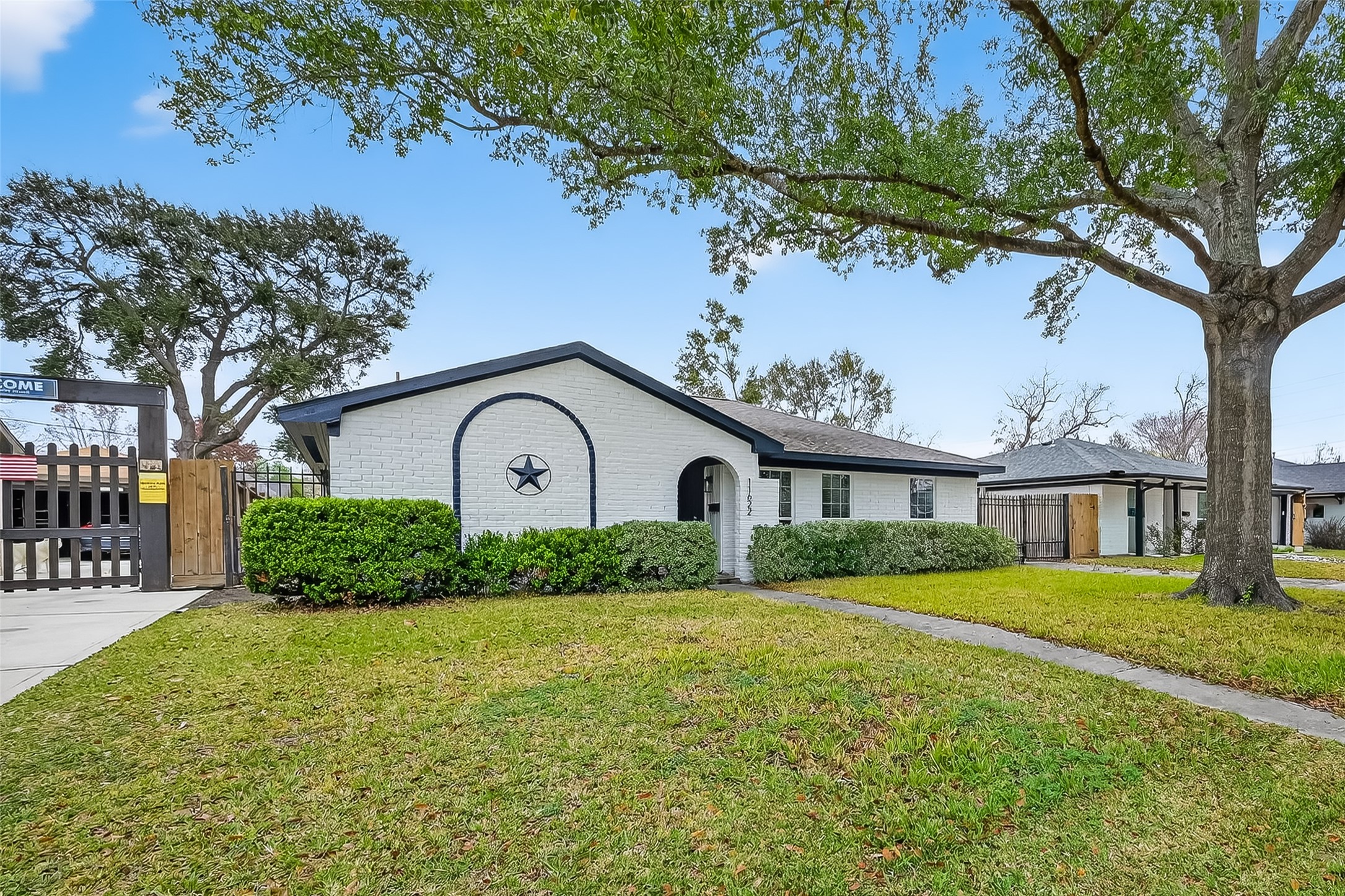 11622 Triola Lane Houston, TX 77072 - Photo 2 of 43