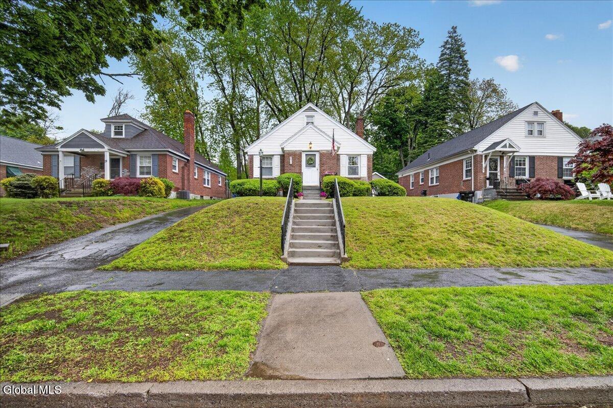 36 Pointview Drive Troy, NY 12180 - Photo 2 of 36 28-36 POINTVIEW-9