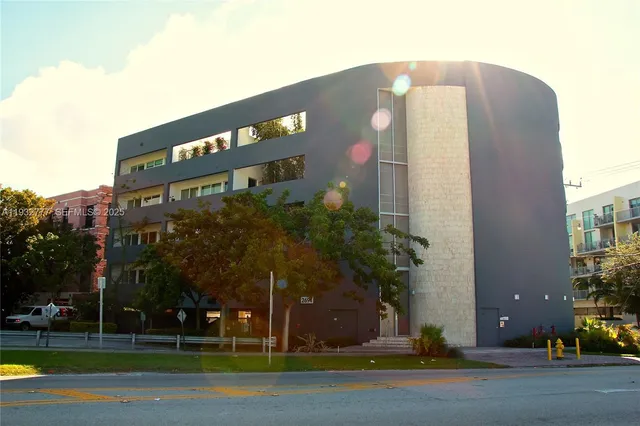 $2,400 | 2694 Inagua Avenue, Unit PH3, Coconut Grove, FL 33133