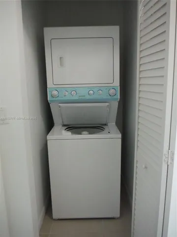 $2,400 | 2694 Inagua Avenue, Unit PH3, Coconut Grove, FL 33133