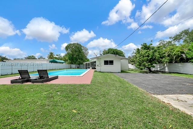 9740 Cutler Ridge Drive Cutler Bay, FL 33157 - Photo 21 of 21 a view of a backyard with sitting area