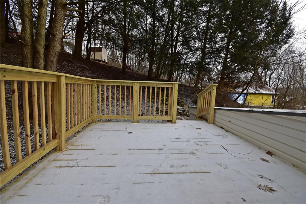 140 Klir Road Pittsburgh, PA 15209 - Photo 7 of 25 Rear deck