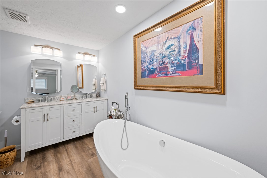 7152 Rippling Brook Lane Mentor, OH 44060 - Photo 13 of 30 Gallery Image 13