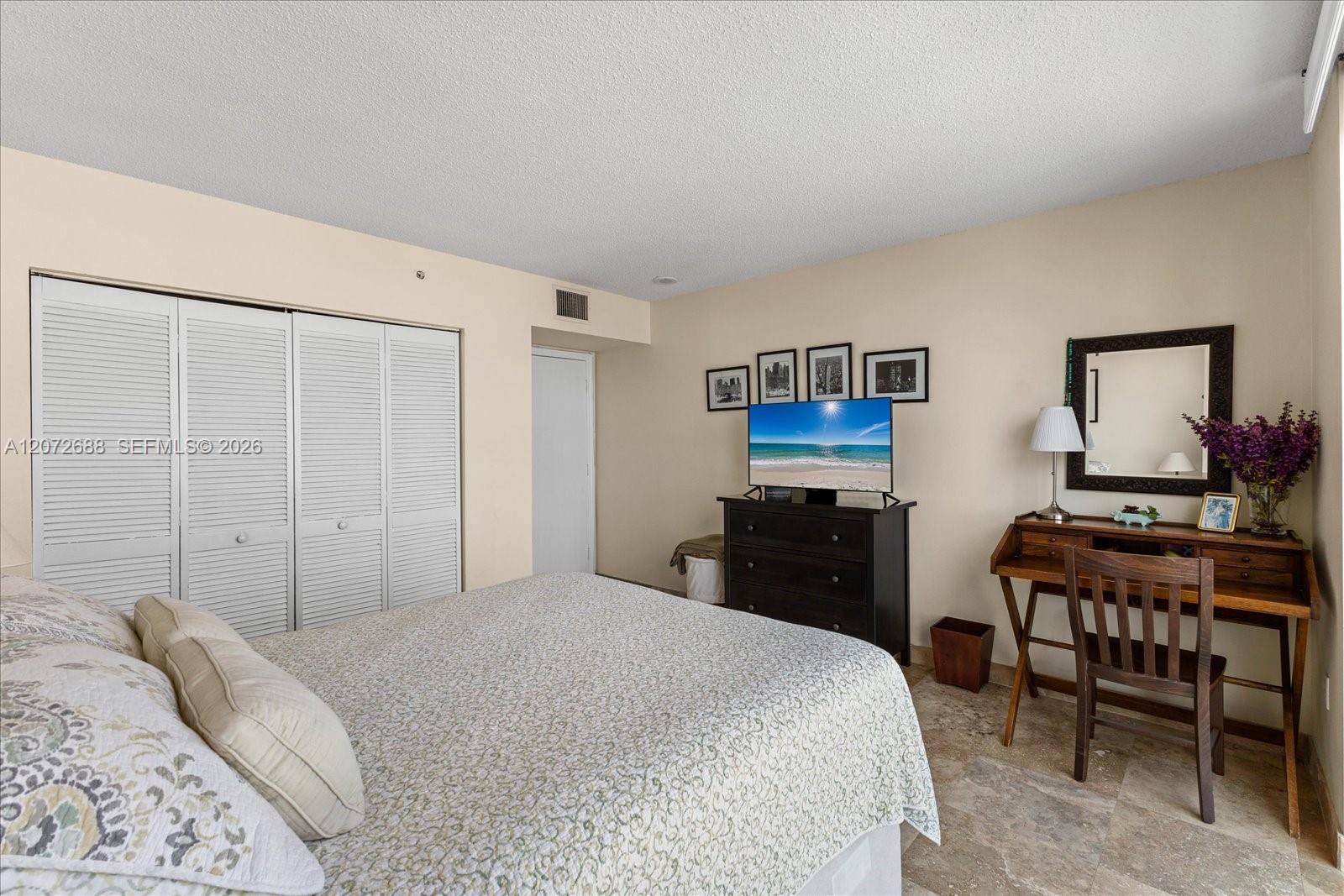 90 Alton Road, Unit 2005 Miami Beach, FL 33139 - Photo 13 of 37 Gallery Image 13