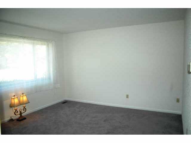 3120 Dunloe Road Columbus, OH 43232 - Photo 3 of 10 Gallery Image 3