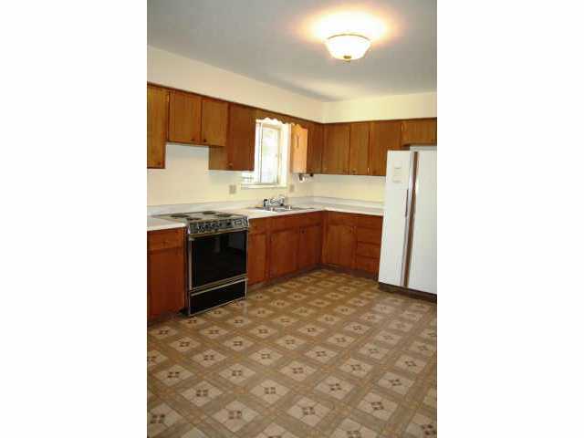 3120 Dunloe Road Columbus, OH 43232 - Photo 4 of 10 Gallery Image 4
