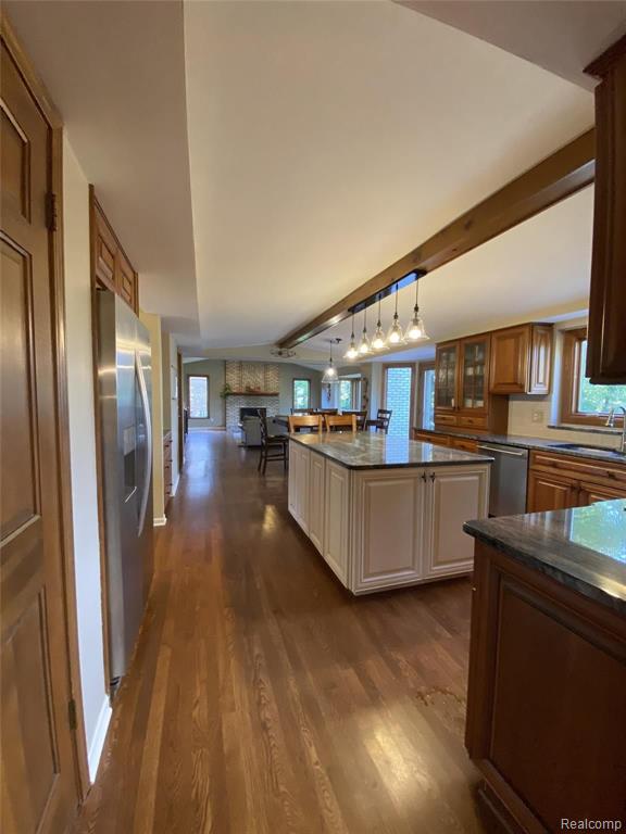 2462 Evergreen Court Rochester Hills, MI 48309 - Photo 8 of 28