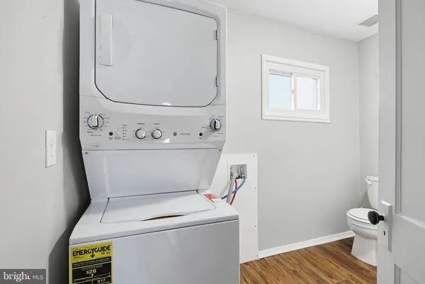 a view of utility room