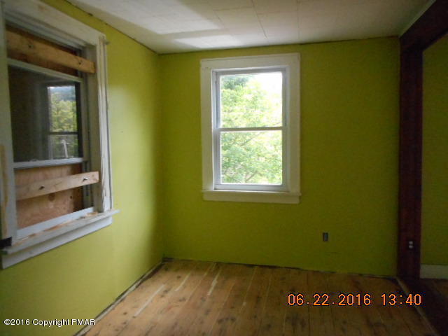 149 Hotel Road Hawley, PA 18428 - Photo 11 of 16 058