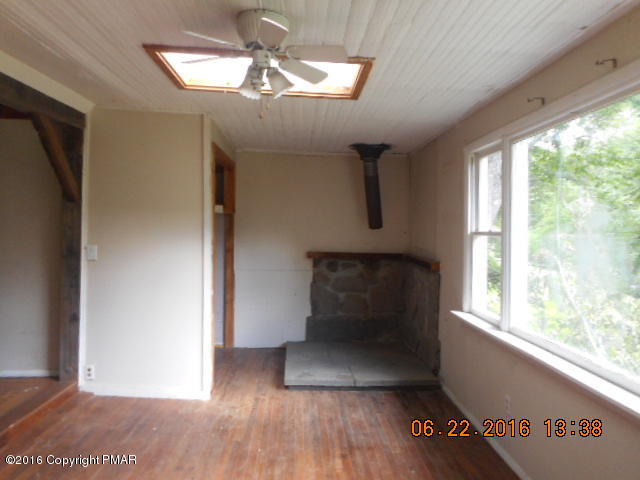 149 Hotel Road Hawley, PA 18428 - Photo 3 of 16 049