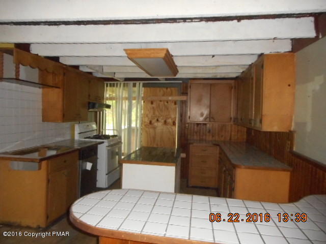 149 Hotel Road Hawley, PA 18428 - Photo 5 of 16 052