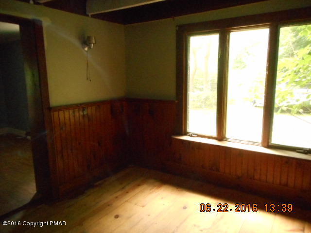 149 Hotel Road Hawley, PA 18428 - Photo 6 of 16 053