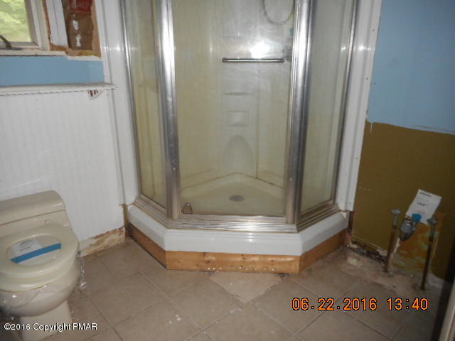 149 Hotel Road Hawley, PA 18428 - Photo 8 of 16 055