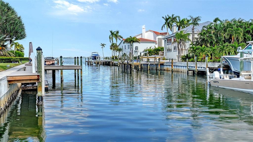 524 Ketch Lane Longboat Key, FL 34228 - Photo 4 of 62