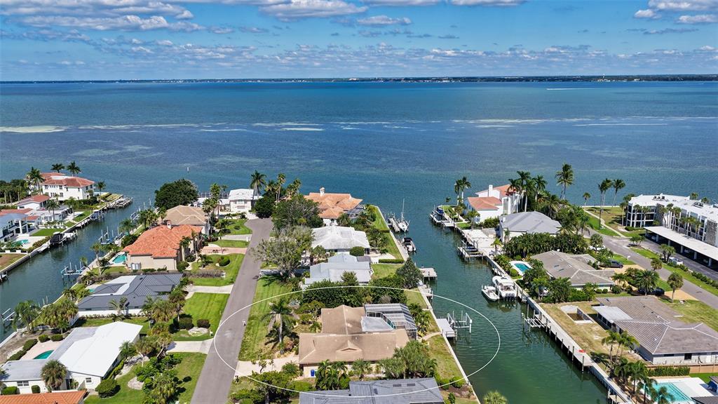 524 Ketch Lane Longboat Key, FL 34228 - Photo 10 of 62