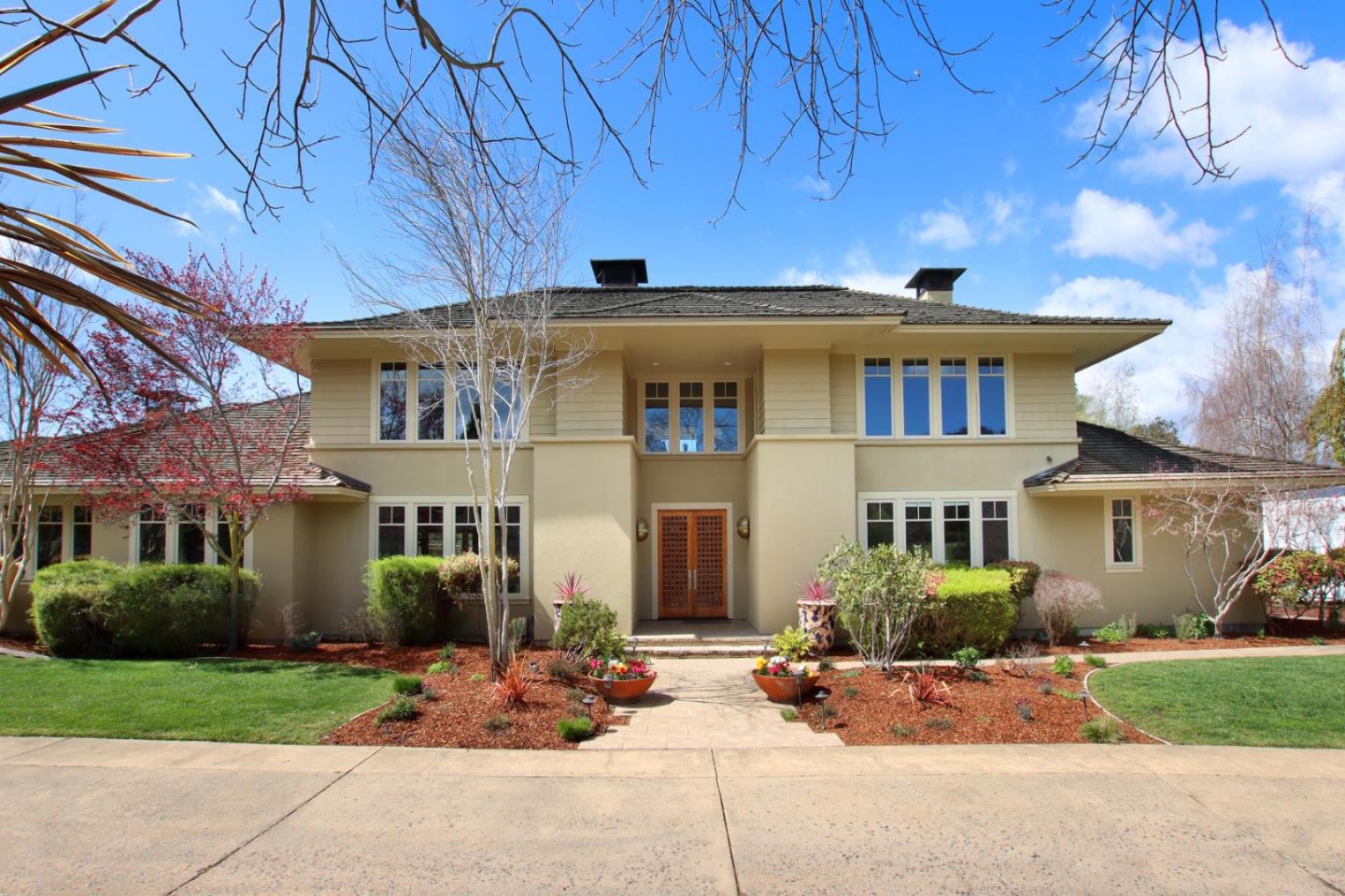 120 Edenvale Road Watsonville, CA 95076 - Photo 5 of 68 a front view of a house with garden