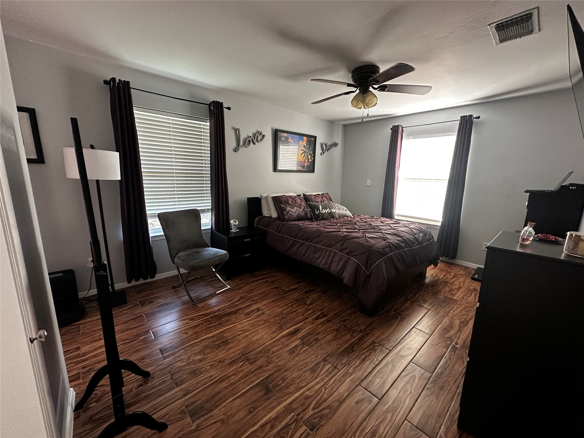 130 Hy Road Buda, TX 78610 - Photo 20 of 32 Primary when it had the furniture