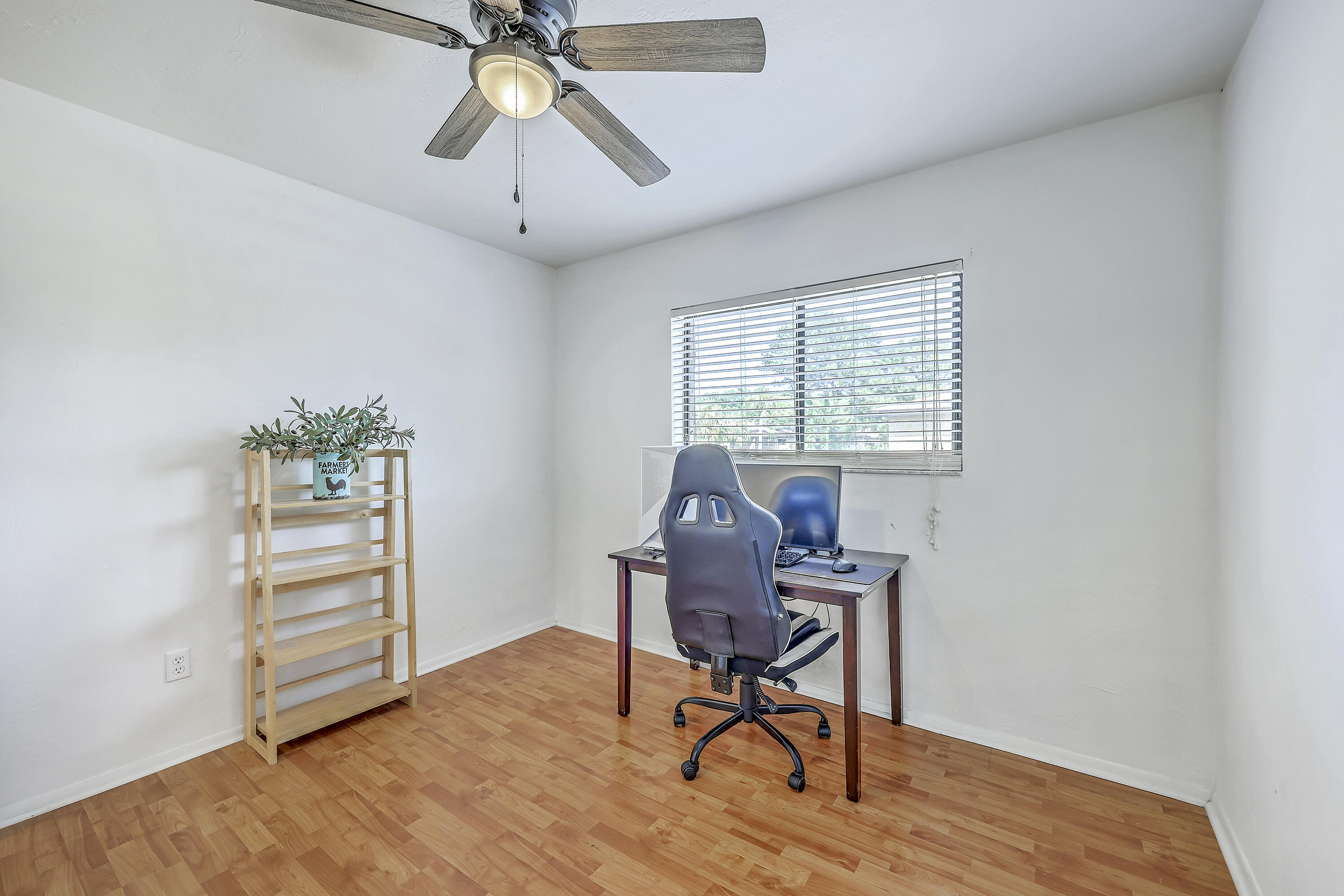 2174 Bees Ferry Road, Unit G Charleston, SC 29414 - Photo 21 of 27 Guest Room