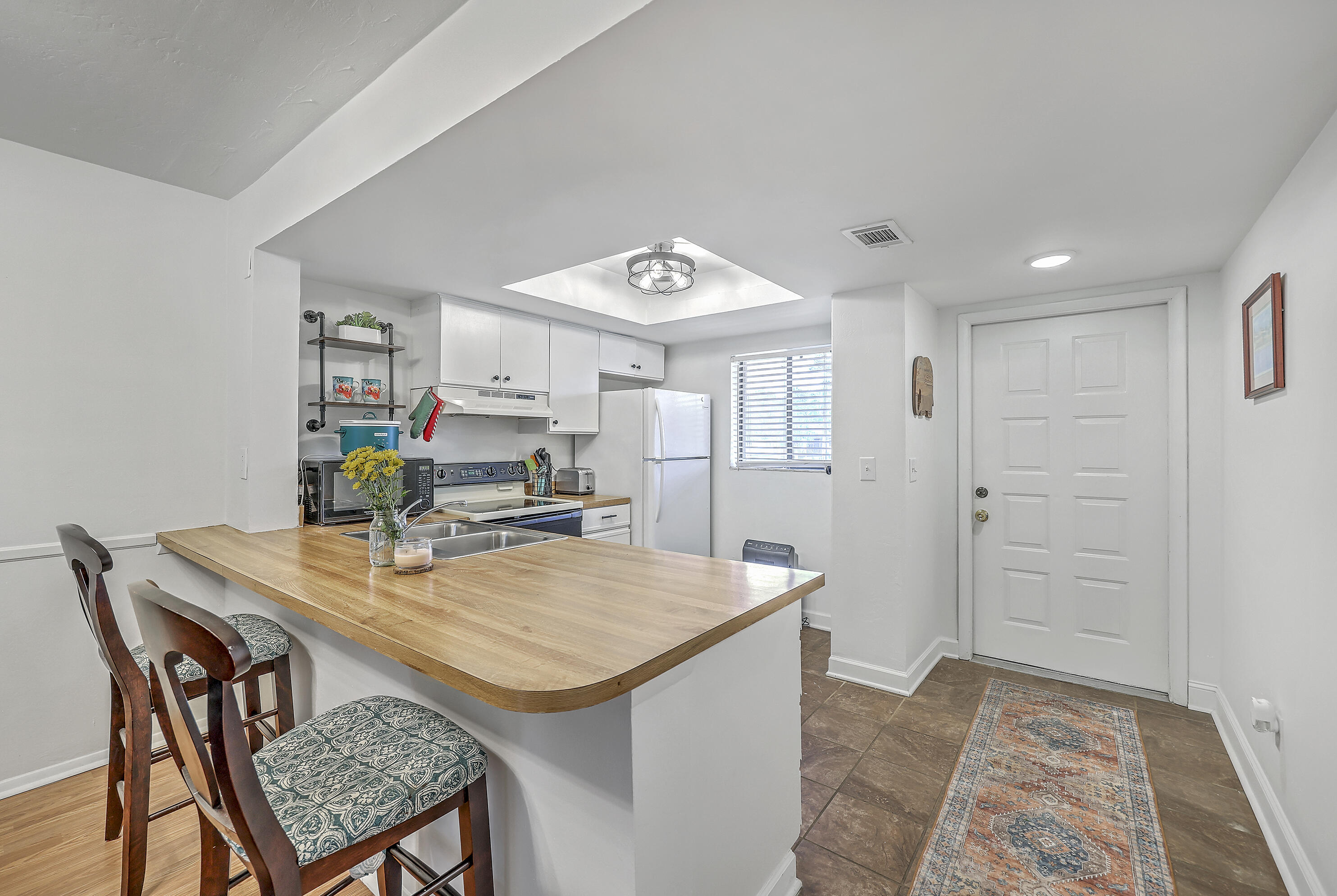 2174 Bees Ferry Road, Unit G Charleston, SC 29414 - Photo 3 of 27 Welcome in!