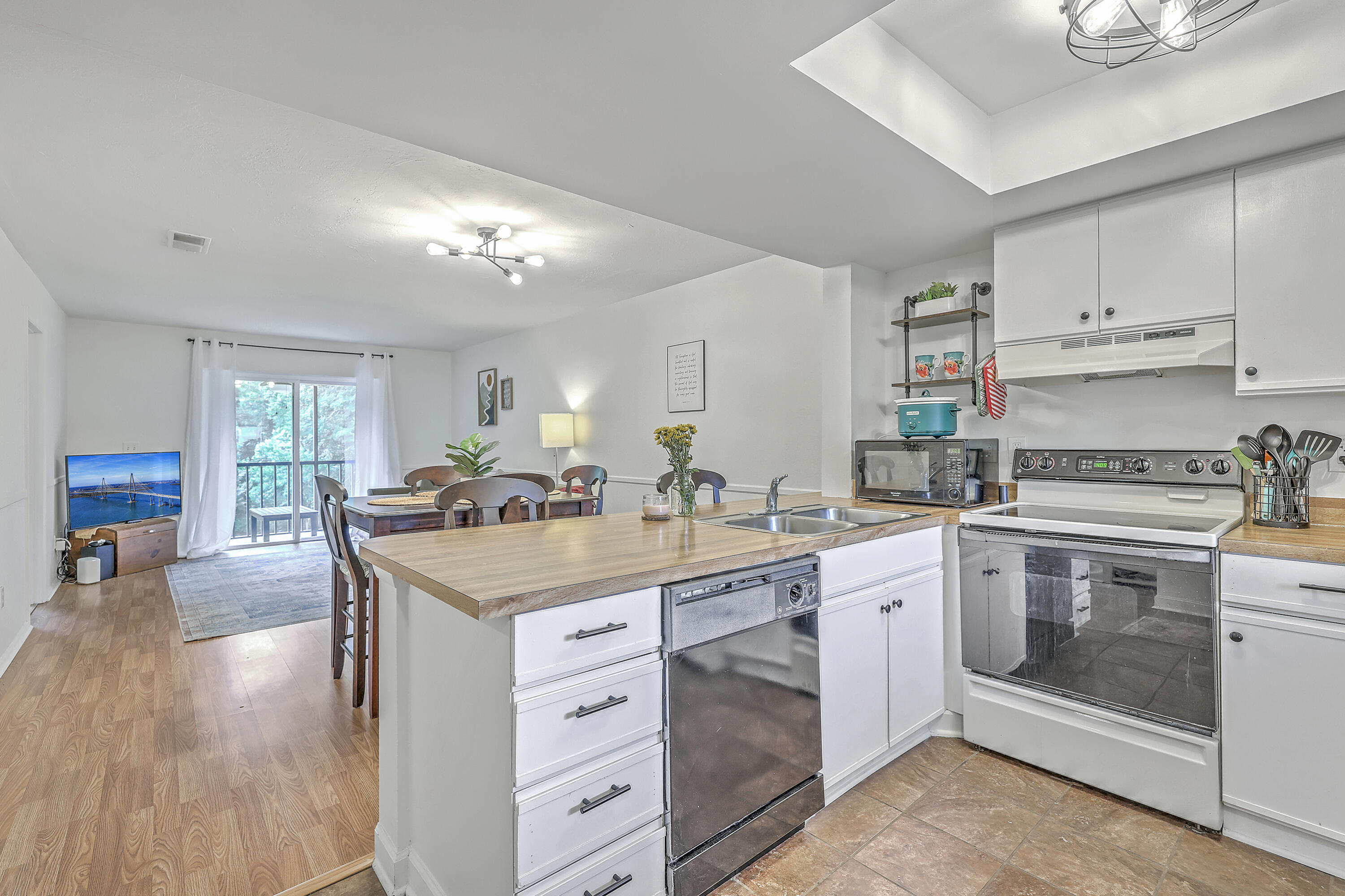 2174 Bees Ferry Road, Unit G Charleston, SC 29414 - Photo 4 of 27 Great Layout--