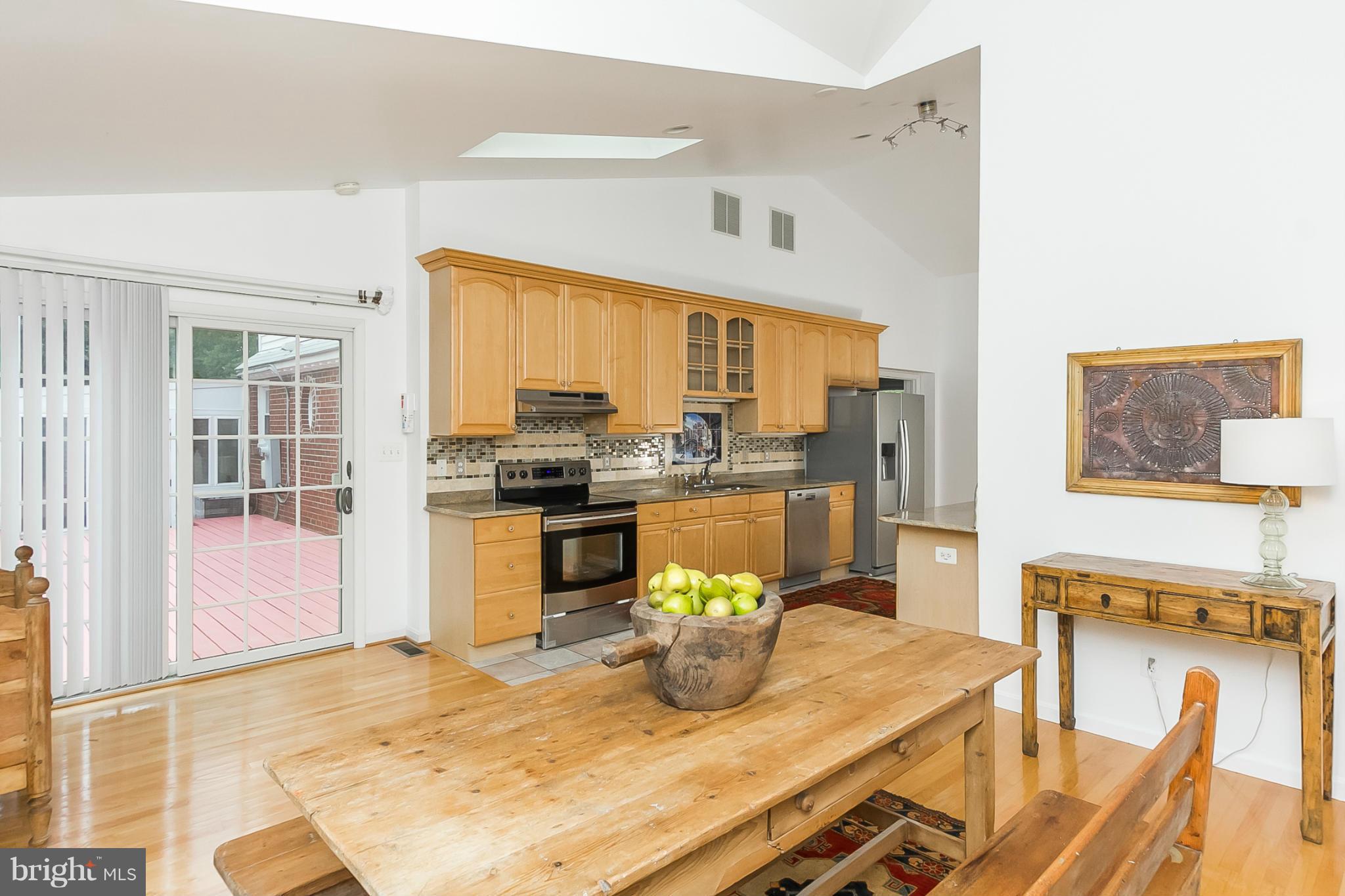 1111 Greenway Road Cockeysville, MD 21030 - Photo 6 of 19 Kitchen/Dining Area