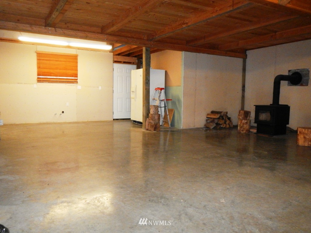 1233 Middle Fork Road Onalaska, WA 98570 - Photo 8 of 25 Gallery Image 8