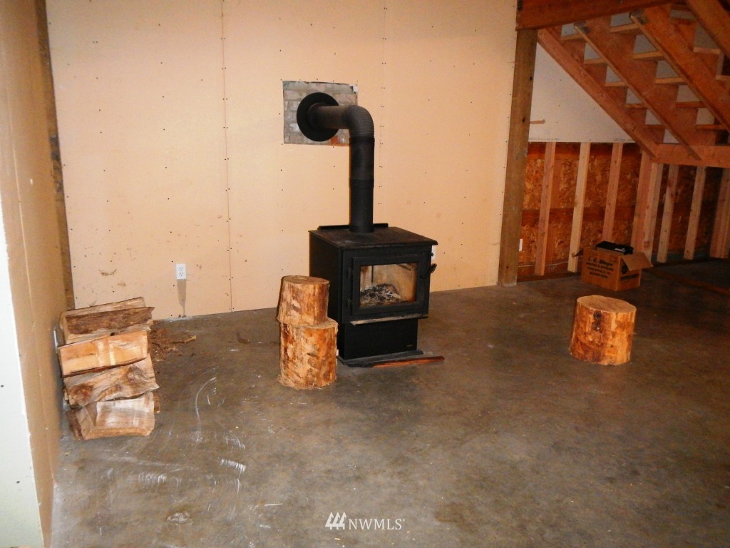 1233 Middle Fork Road Onalaska, WA 98570 - Photo 9 of 25 Gallery Image 9