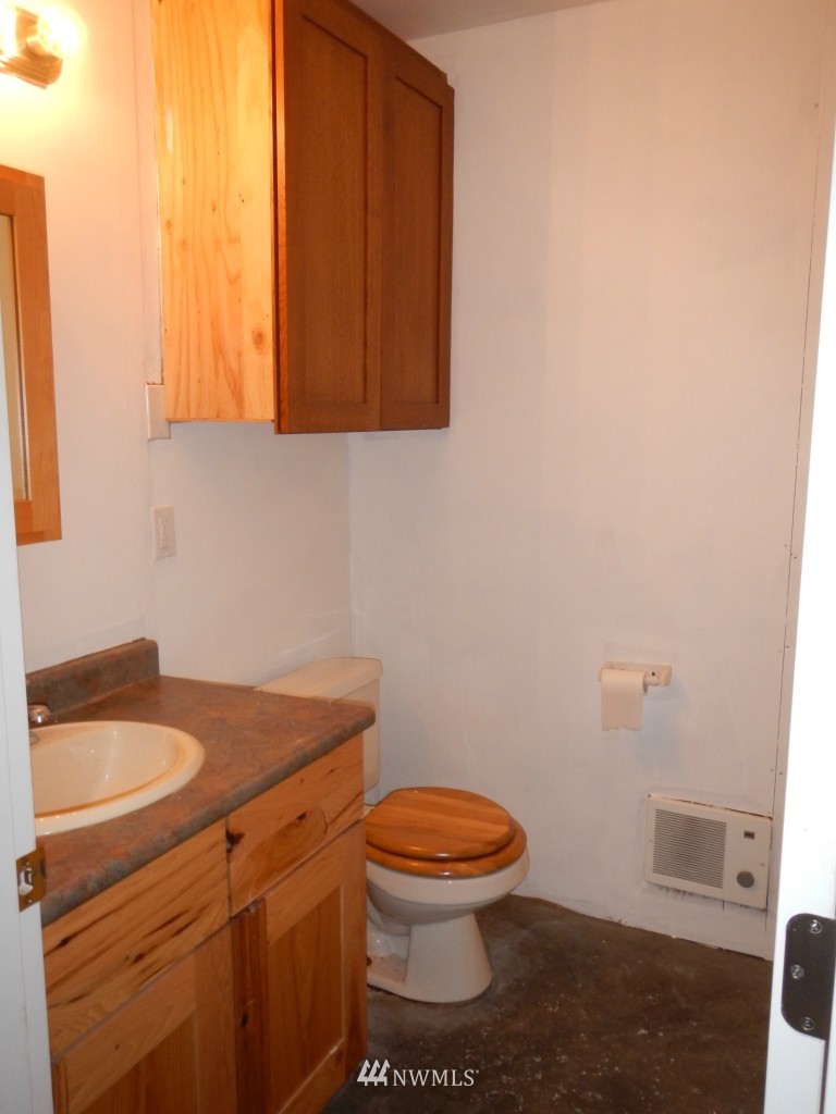 1233 Middle Fork Road Onalaska, WA 98570 - Photo 10 of 25 Gallery Image 10