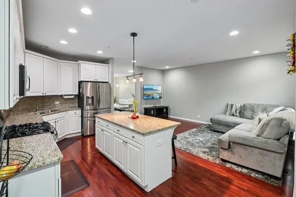 $569,900 | 2125 Apple Hill Lane, Buffalo Grove, IL 60089